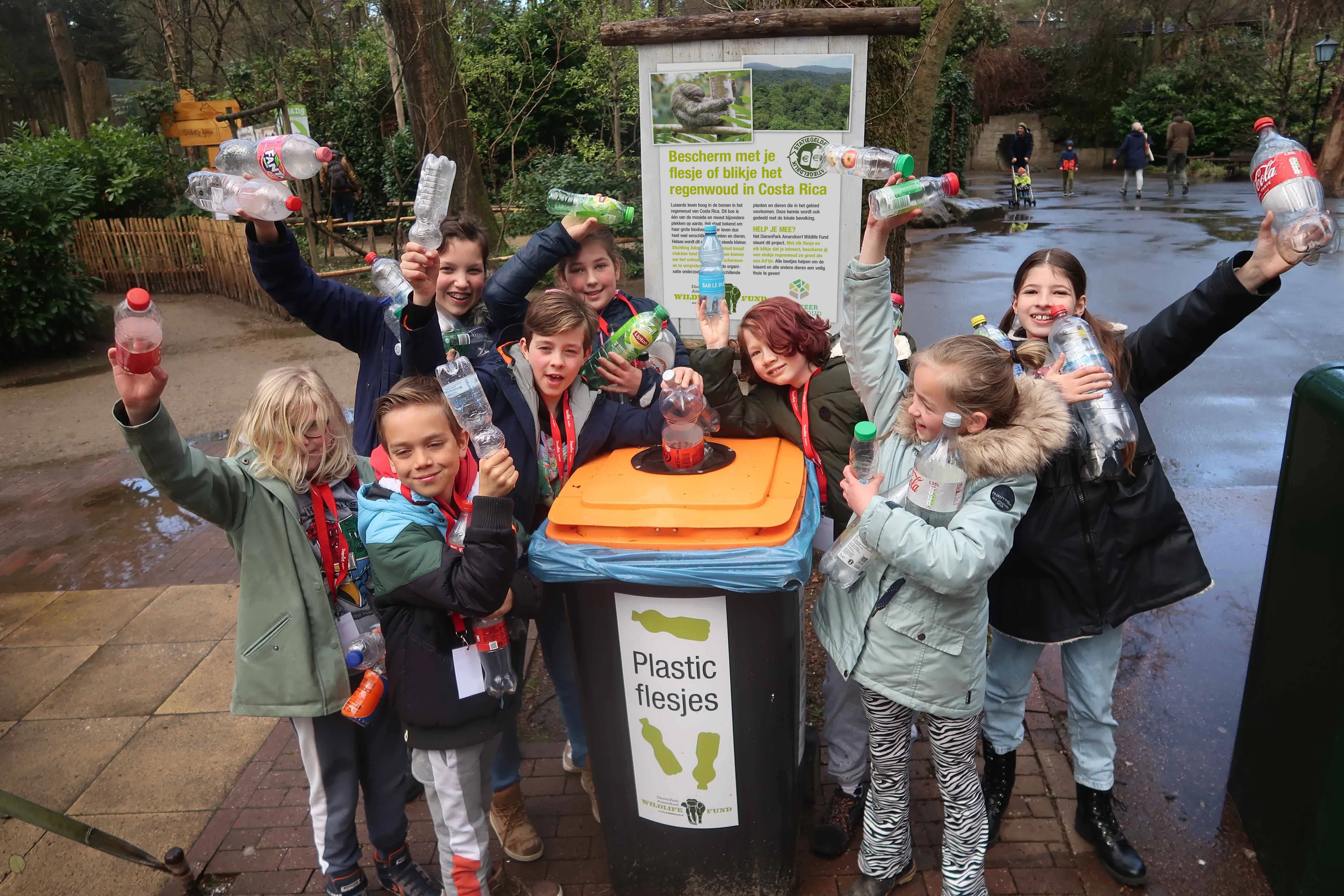 Net als voorgaande jaren kunnen bezoekers hun petflessen en blikjes inleveren in de grote kliko’s in het park