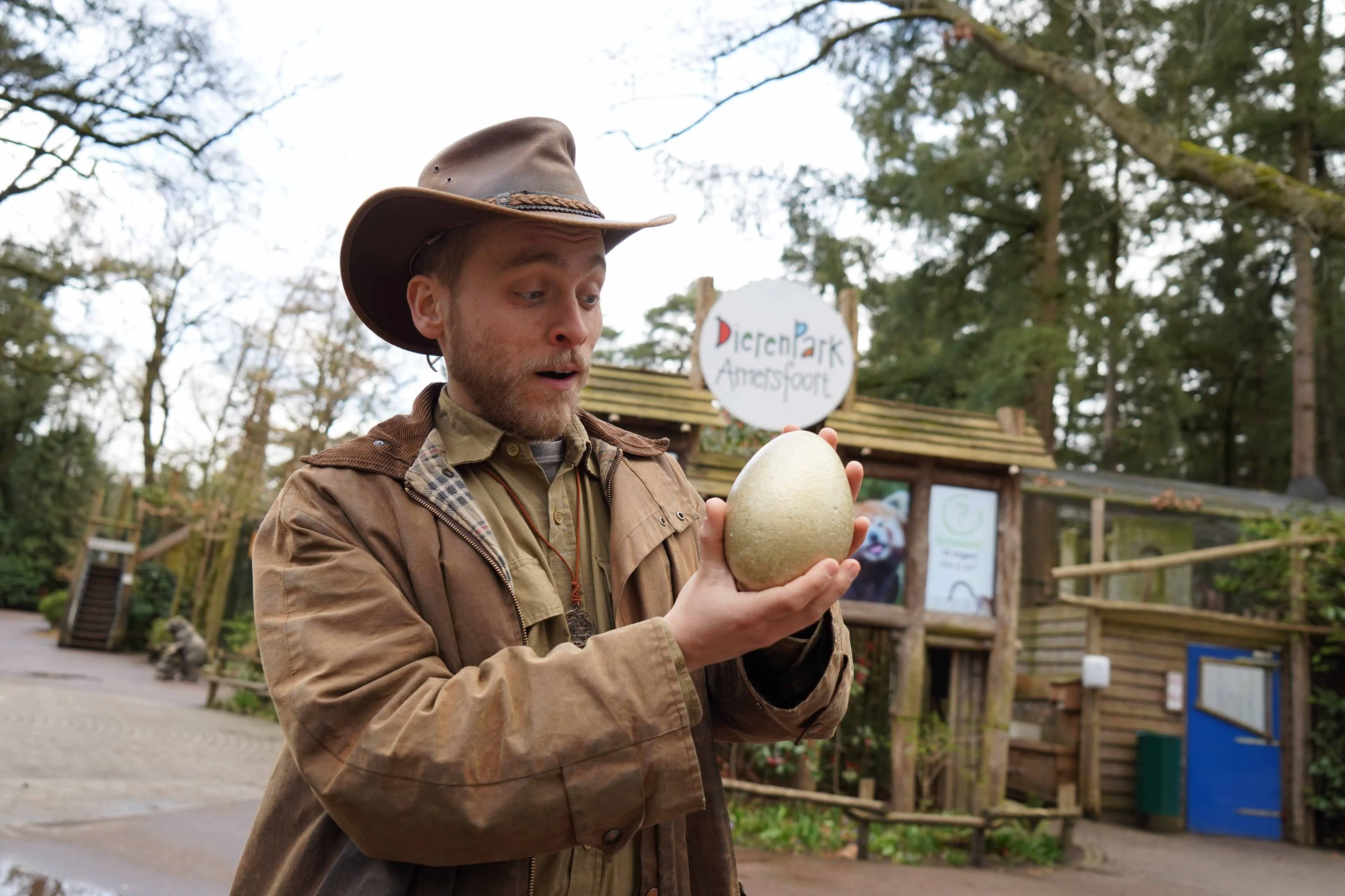 Door het hele park liggen op beide dagen tien gouden dino-eieren verspreid