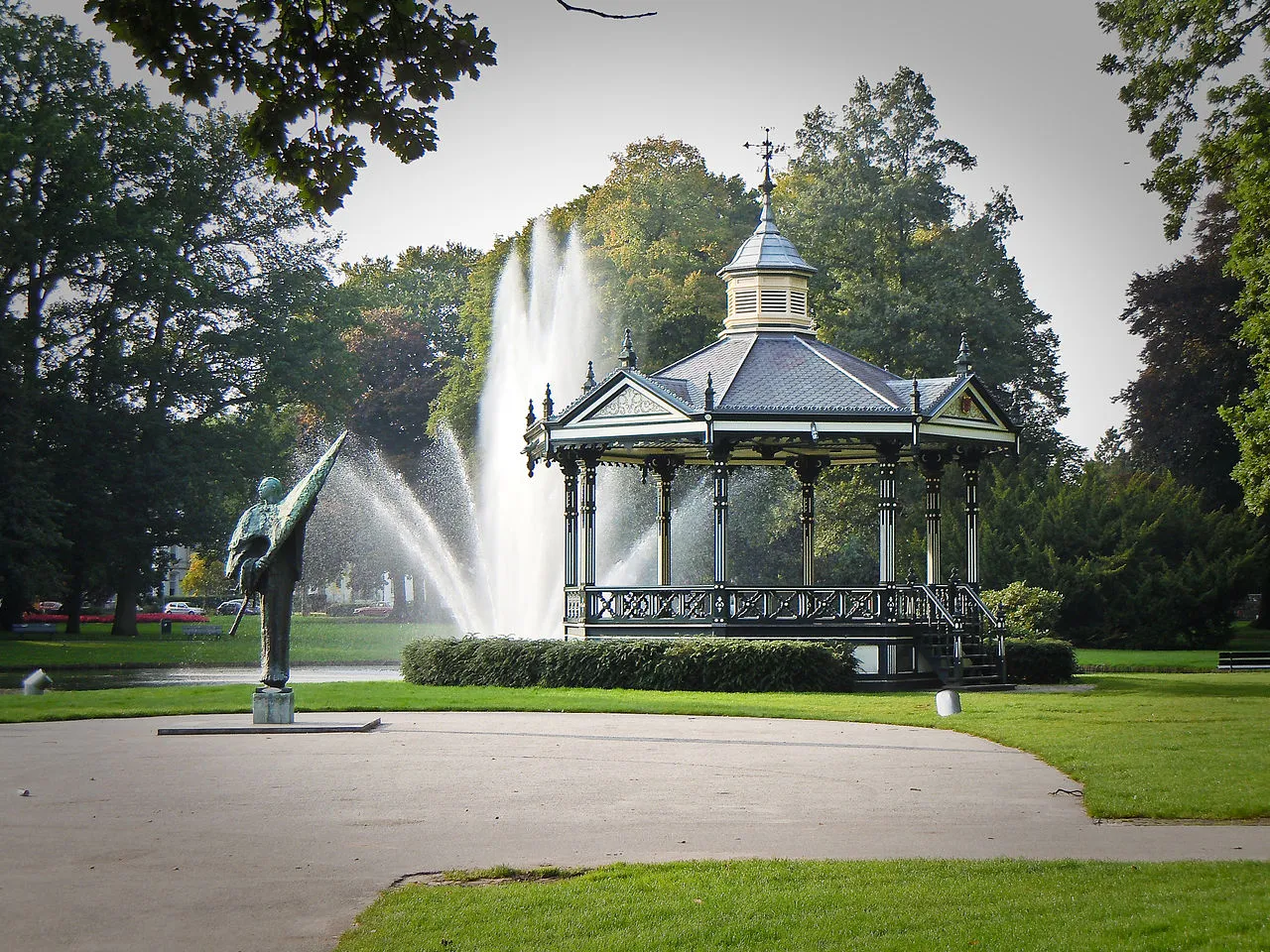 1280px oranjepark01 apeldoorn kleinleugenmors wikimedia