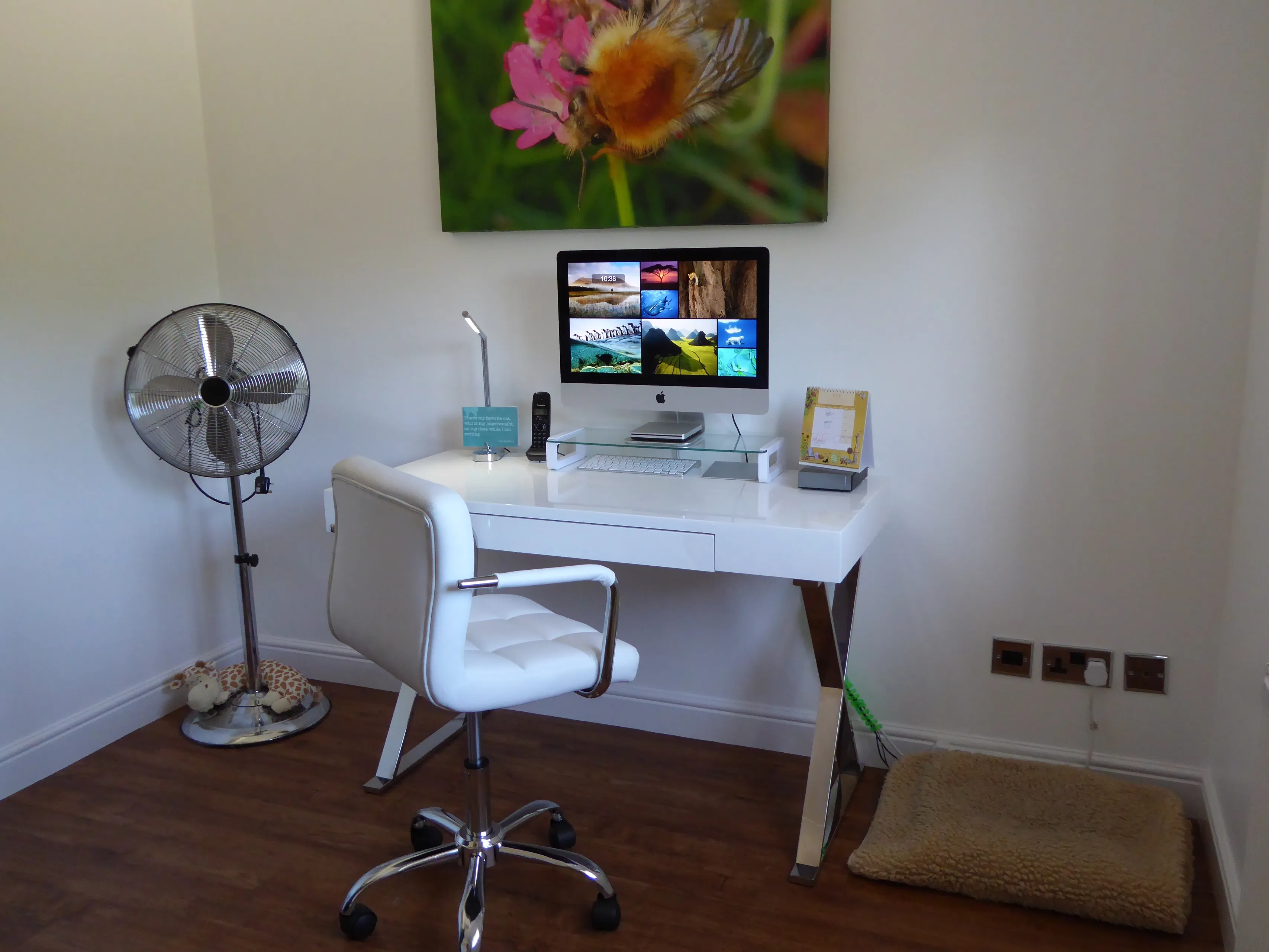 desk 1666035