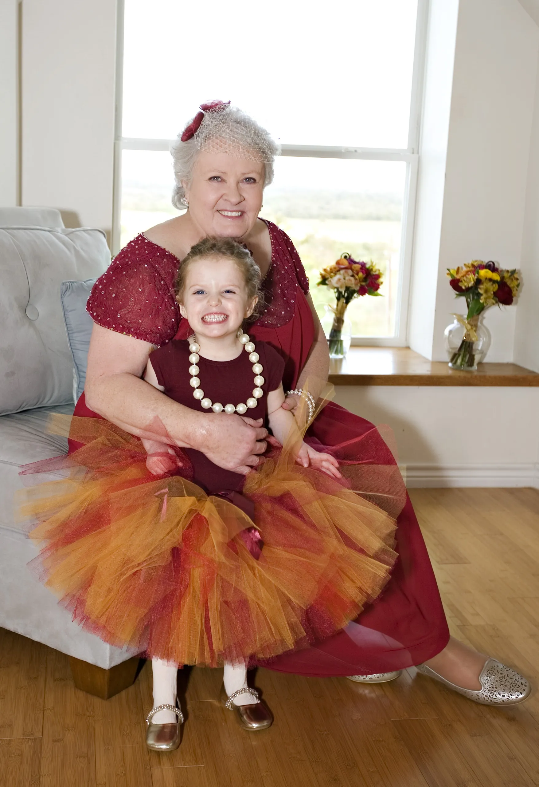 grandmother with granddaughter 2081318