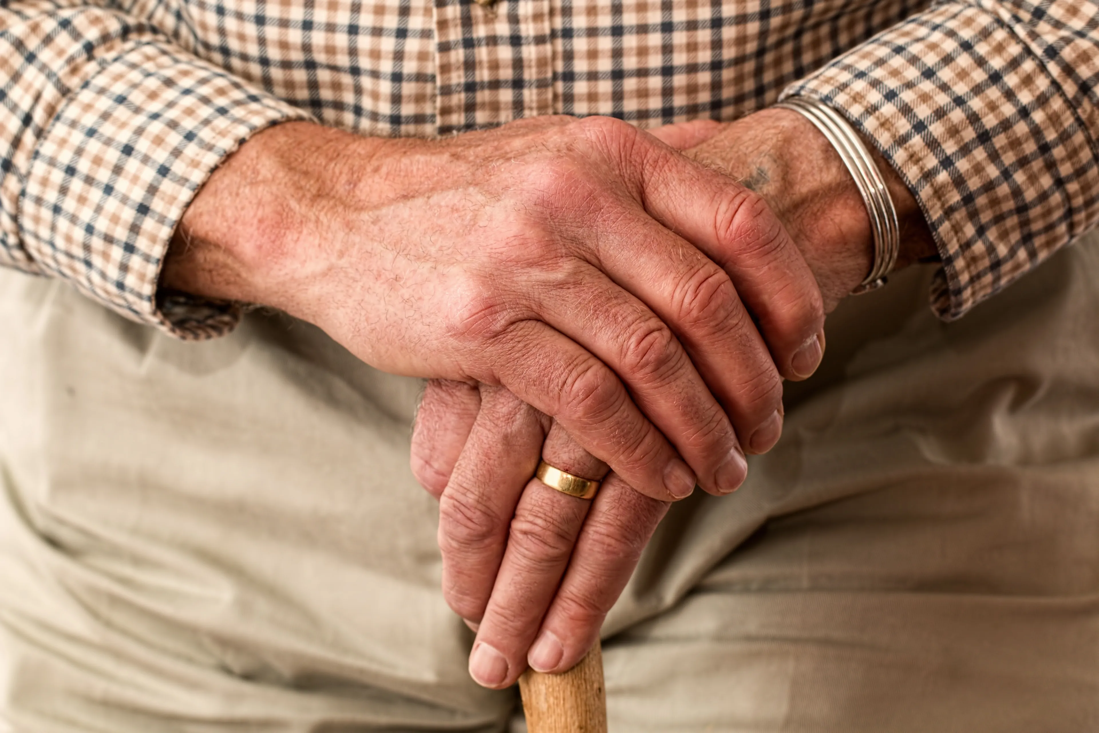 hands 981400