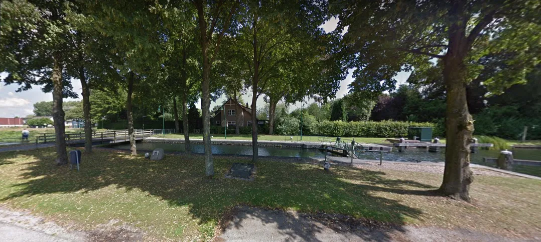 herdenking monument het sluisje apeldoorn