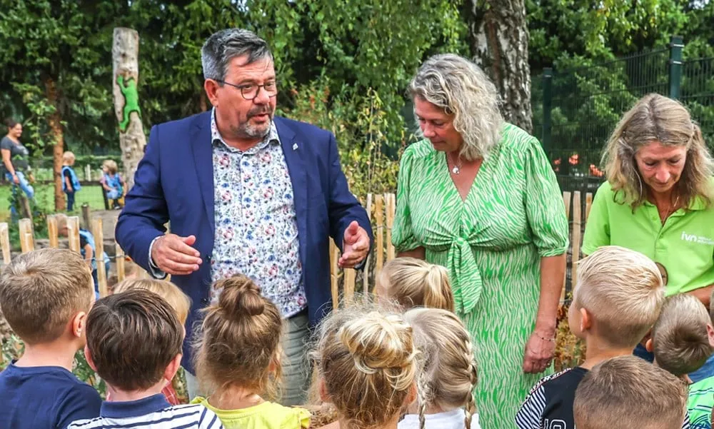 huizer en kinder insectenhtoel