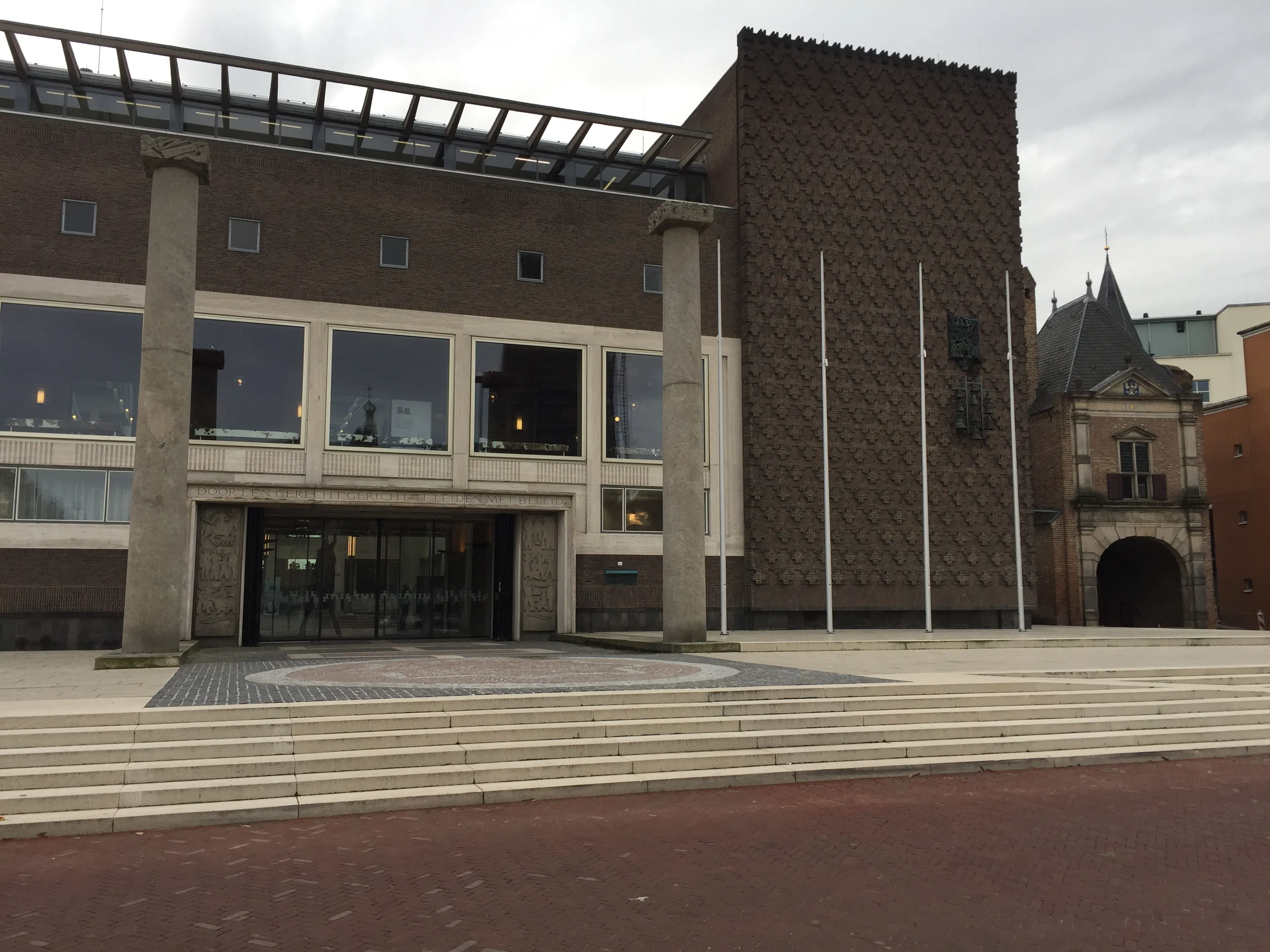 provinciehuis gelderland entree cc by sa 40 arnhemcity12