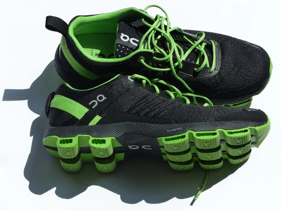 sportschoenen pixabay hans