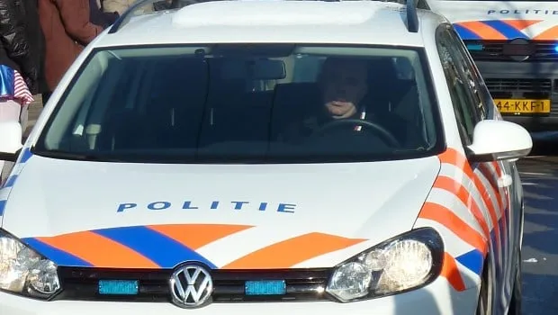 ccjfq8lg82o6bpmbng2iesvq9 politieautoarnhem nieuws