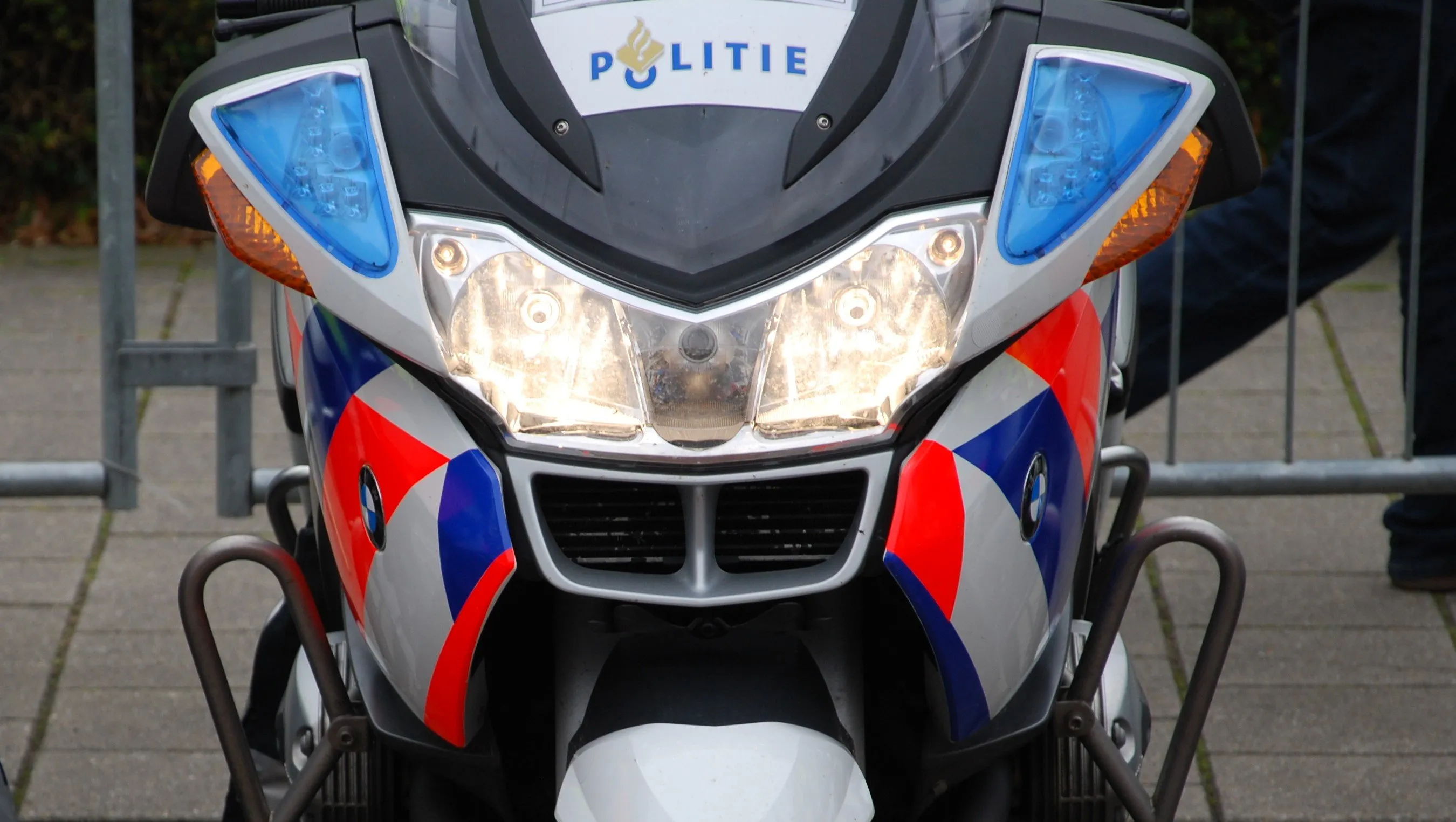 ds2m18t3e2knptff3l3sx2zxj politiemotorarnhemnieuws 2