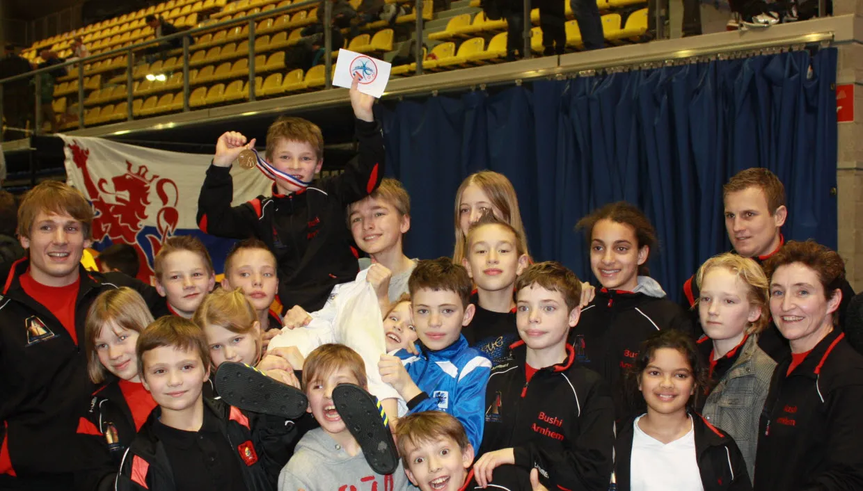 f2f5blw87e7i18zbth1j8w2mc kampioen