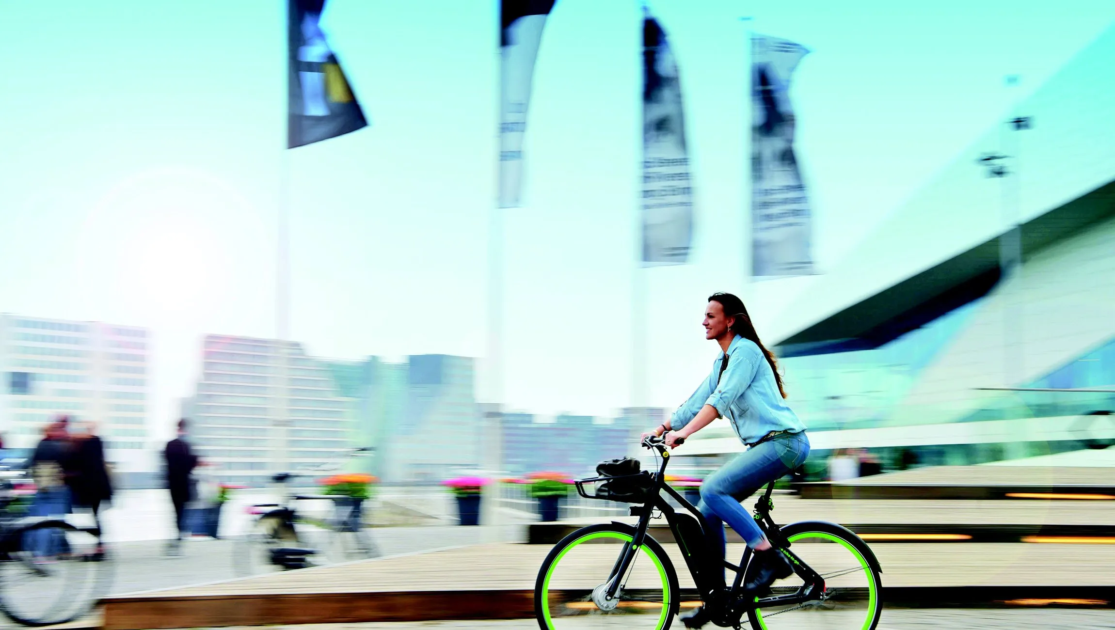 foto 1 de e deelfiets is een slimme en schone oplossing voor korte zakelijke ritten in de stad