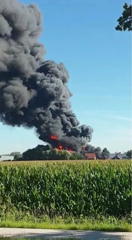 grote brand autosloperij duiven max1 563x1024