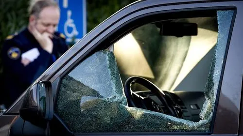 gv8678kt7n5hnjggnunzpi68r politieauto inbraakagenthqfotoanp