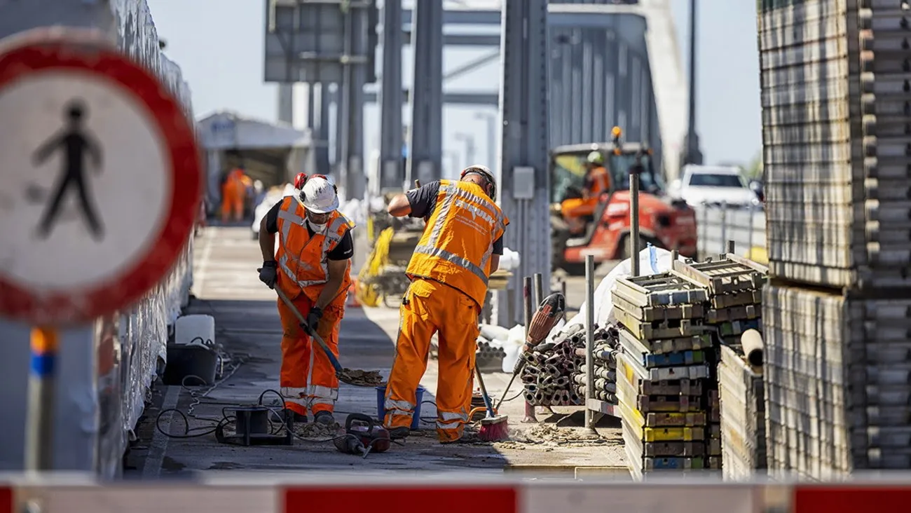 johnfrostbrugdicht unnamed