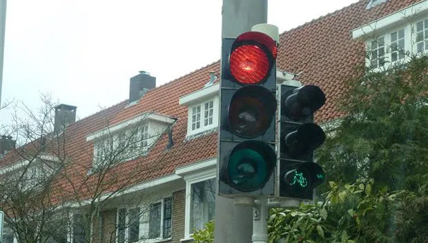 lea09ad5dpzfs5mfwxnsm80di stoplicht