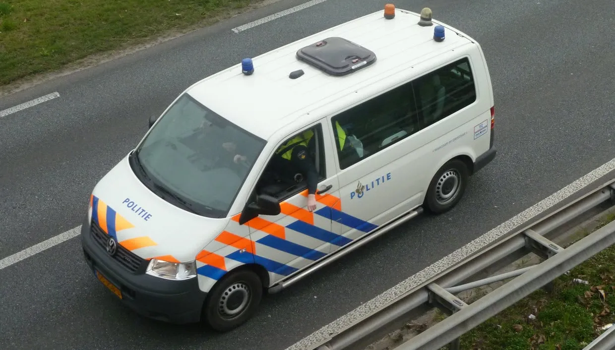 lijpt6vgu1jt0wezq2milw8t9 politie 3