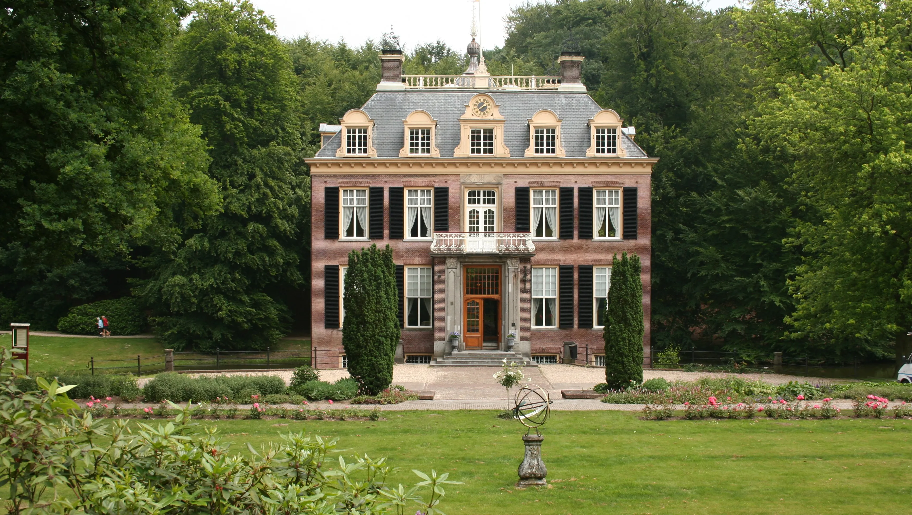 m2u3tio8siyx8cmwd49asf235 zypendaal huis vooraanzicht veraf8 kd 2007