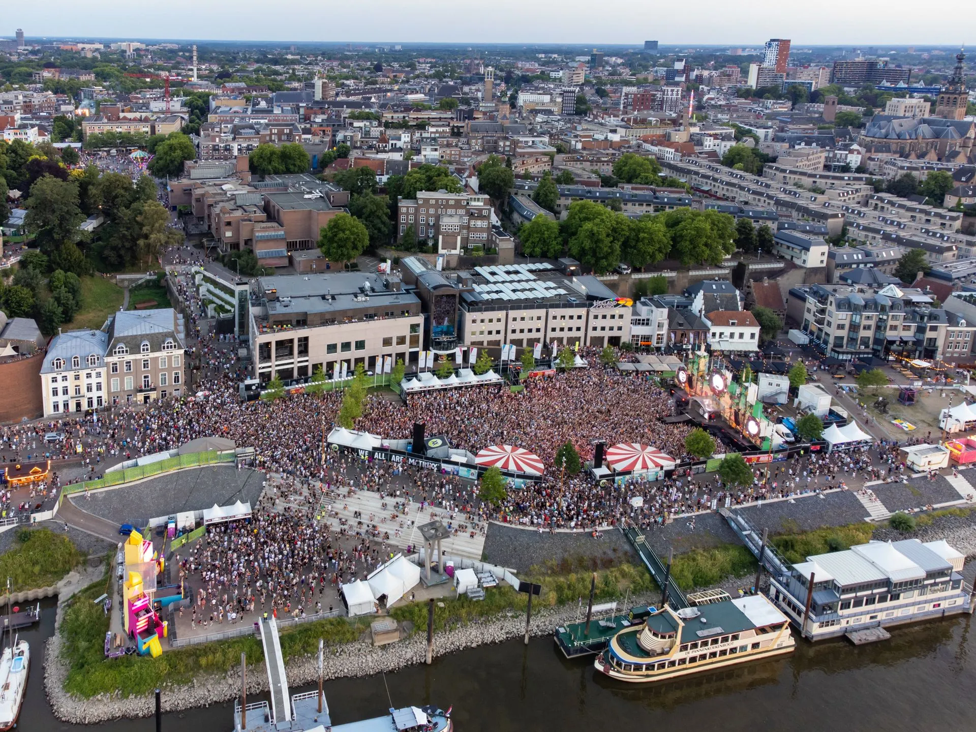 matrixxliveathekade vierdaagsefeesten janwillem de venster