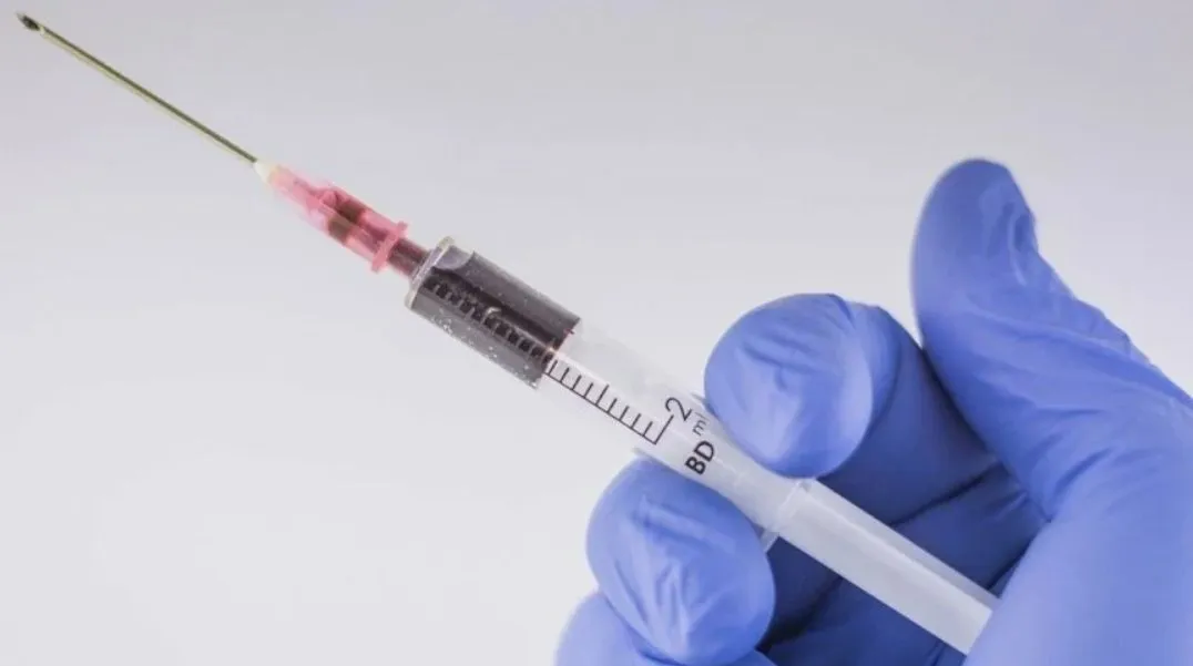 politiepas op voor nieuwe babbeltruc nepverplegers die bloed komen prikkenewaurbanpixabay