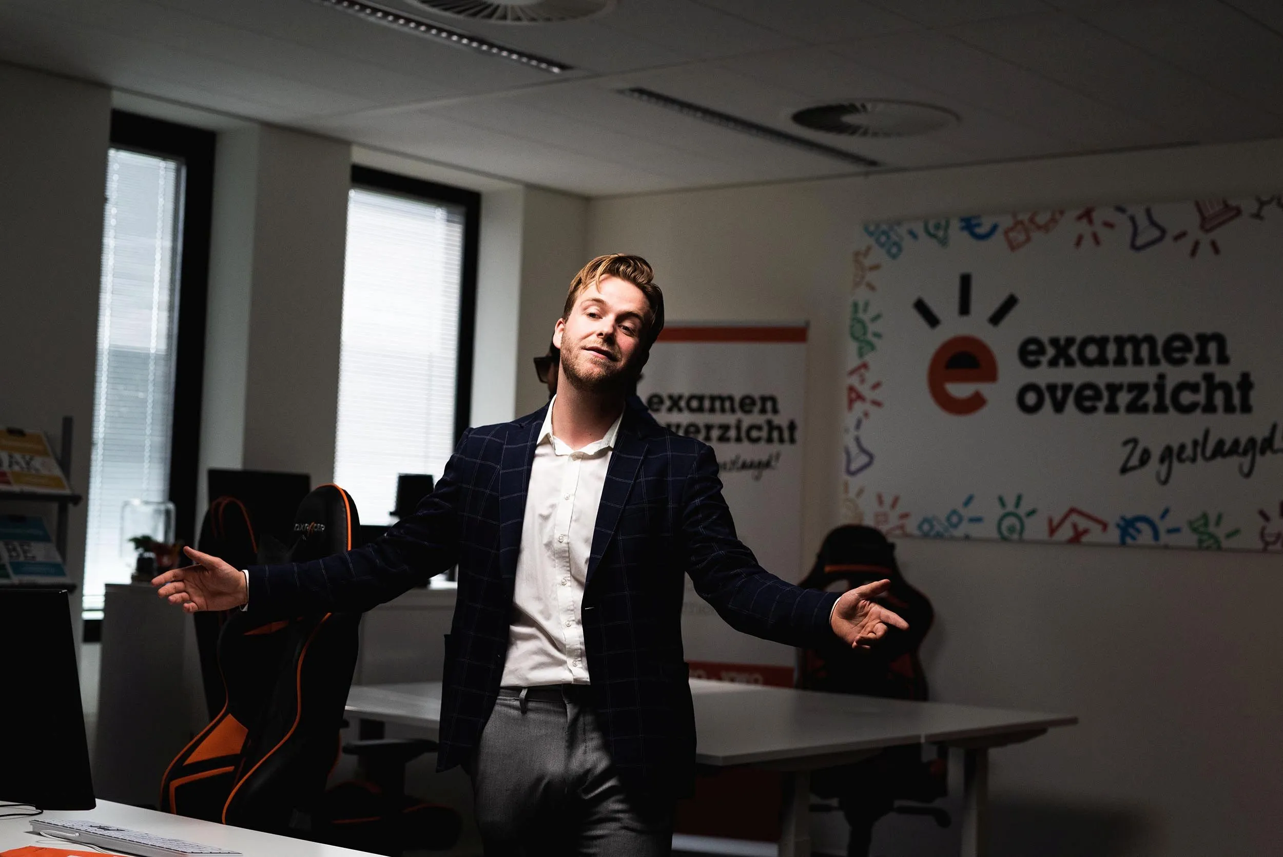 posttheaterblue mondaybackstage0030