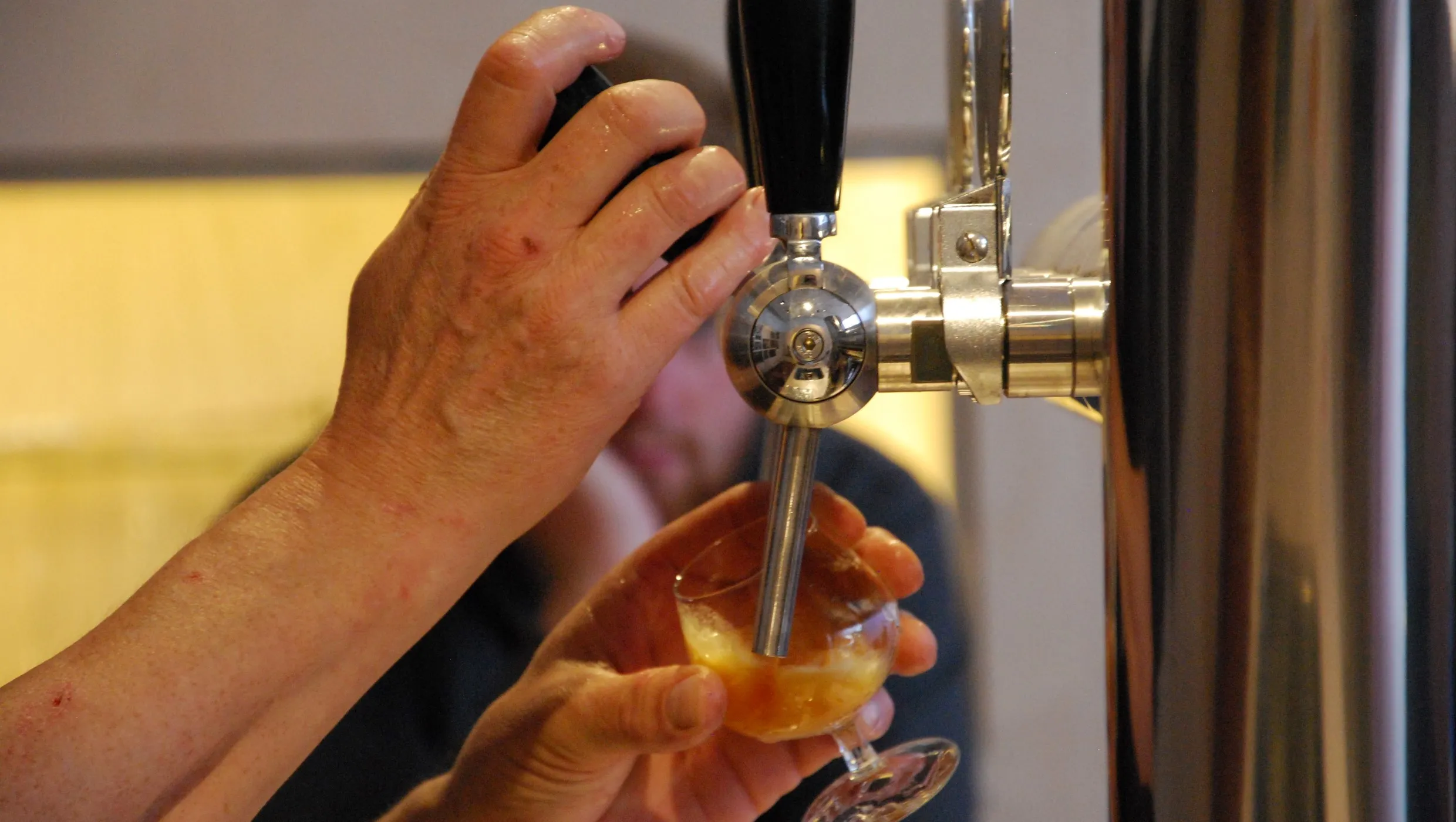 q47vv3slxk230dq3fionvj37i bierwandeltochten20140524arnhemnieuws 7