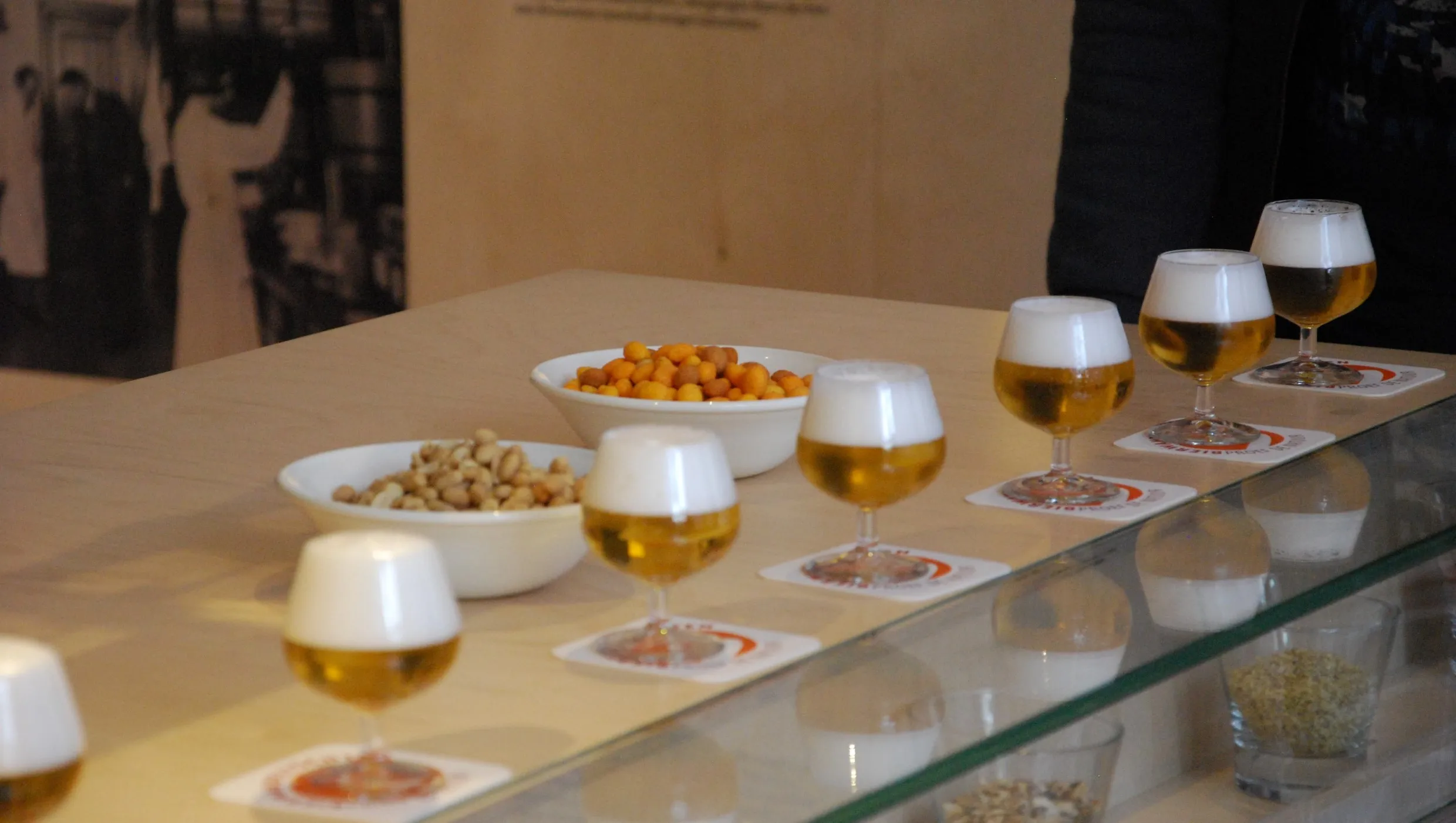 qegfye0v9k013ogwdqdpnoxyz bierwandeltochten20140524arnhemnieuws 5