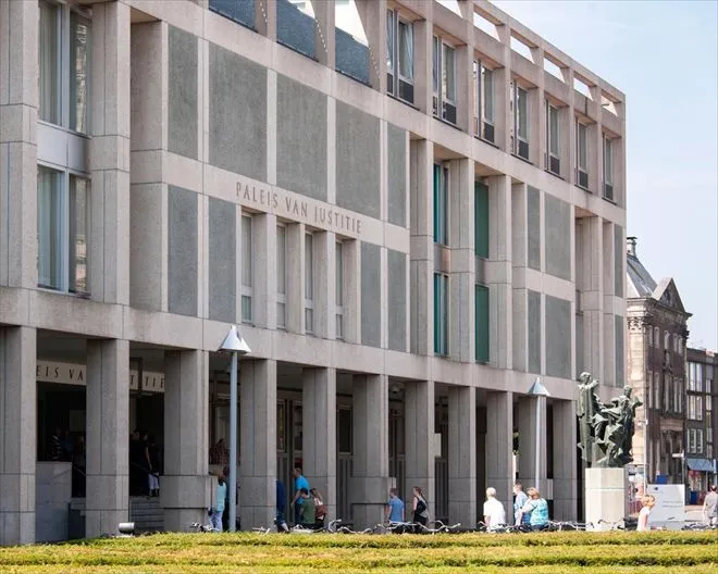 rechtbankpaleis van justitiearnhemvooraanzicht