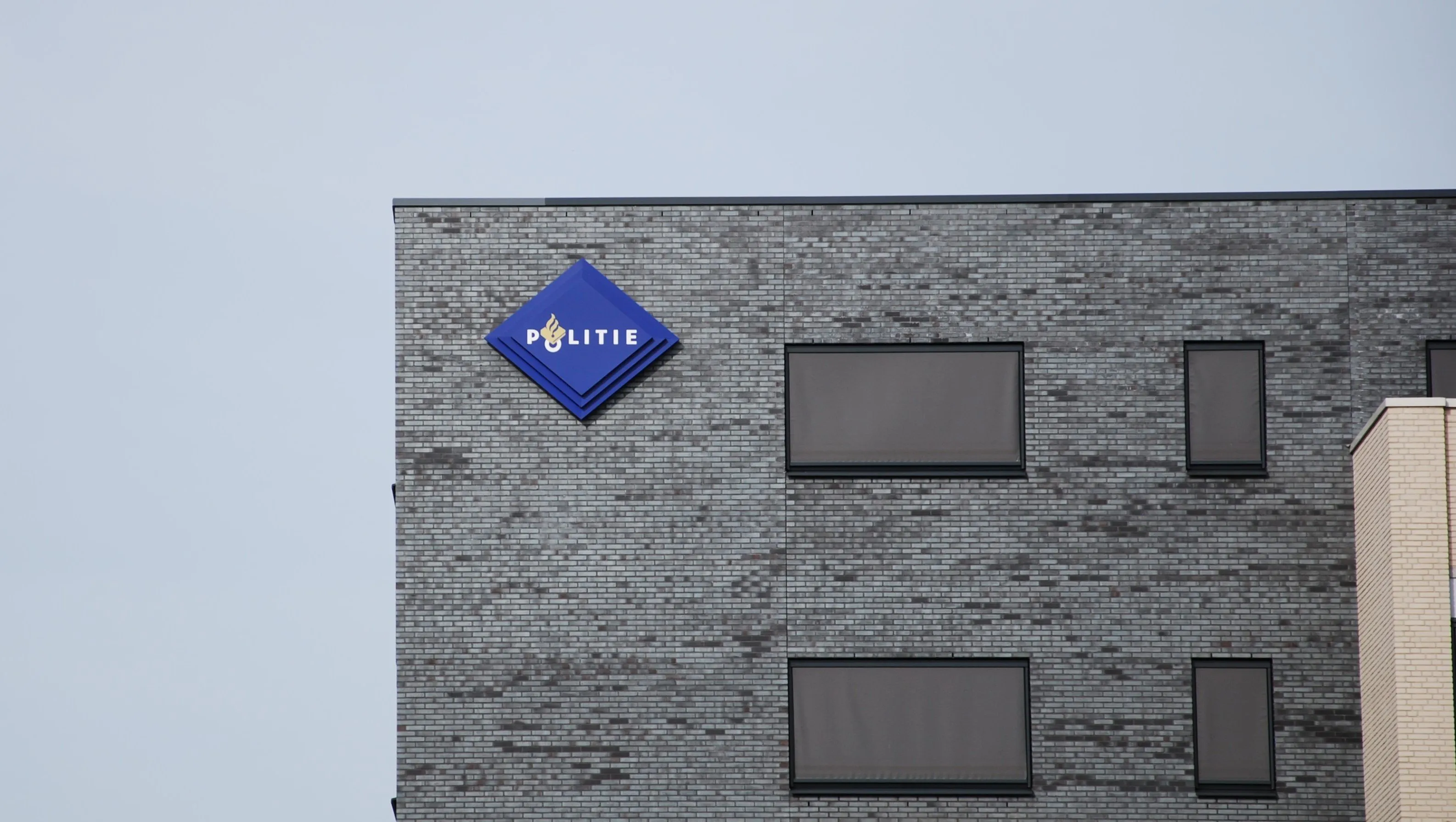 t65s800koz5347zw2c8k1i0f2 politie kantoorarnhem nieuws