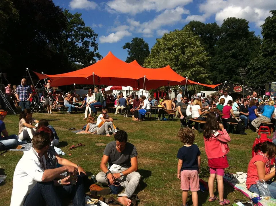 theateravenuesta oranje tent