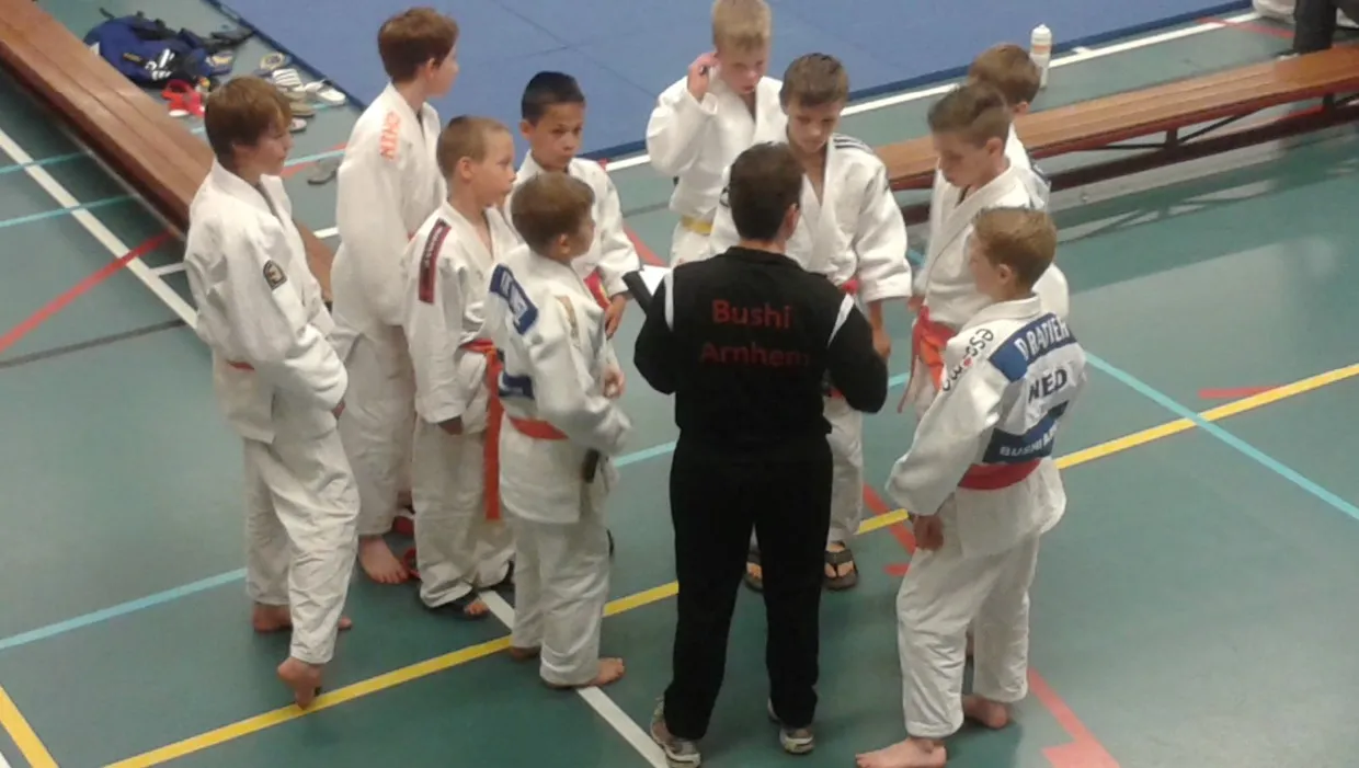 uz2wwthdxzawhochaal99kgbu jongensteam bushi