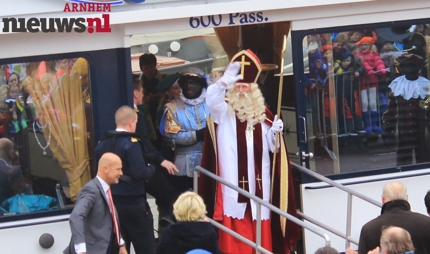 xmvx3ff3bosj4upccz57m6p50 intocht sinterklaas