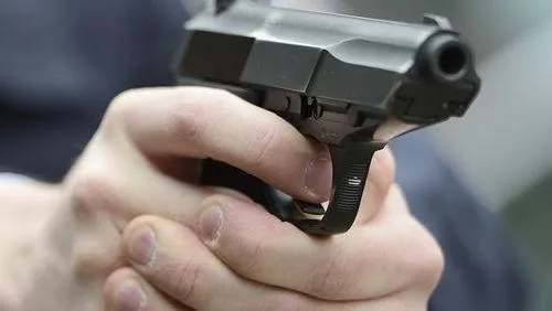 zwzngmphqriq3obwazpzmyzg8 pistool anp hq