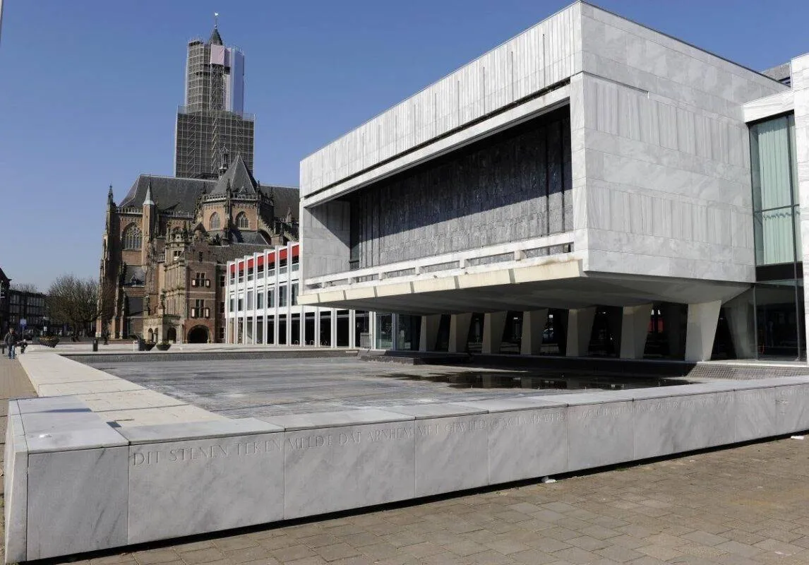 stadhuis 1146x800