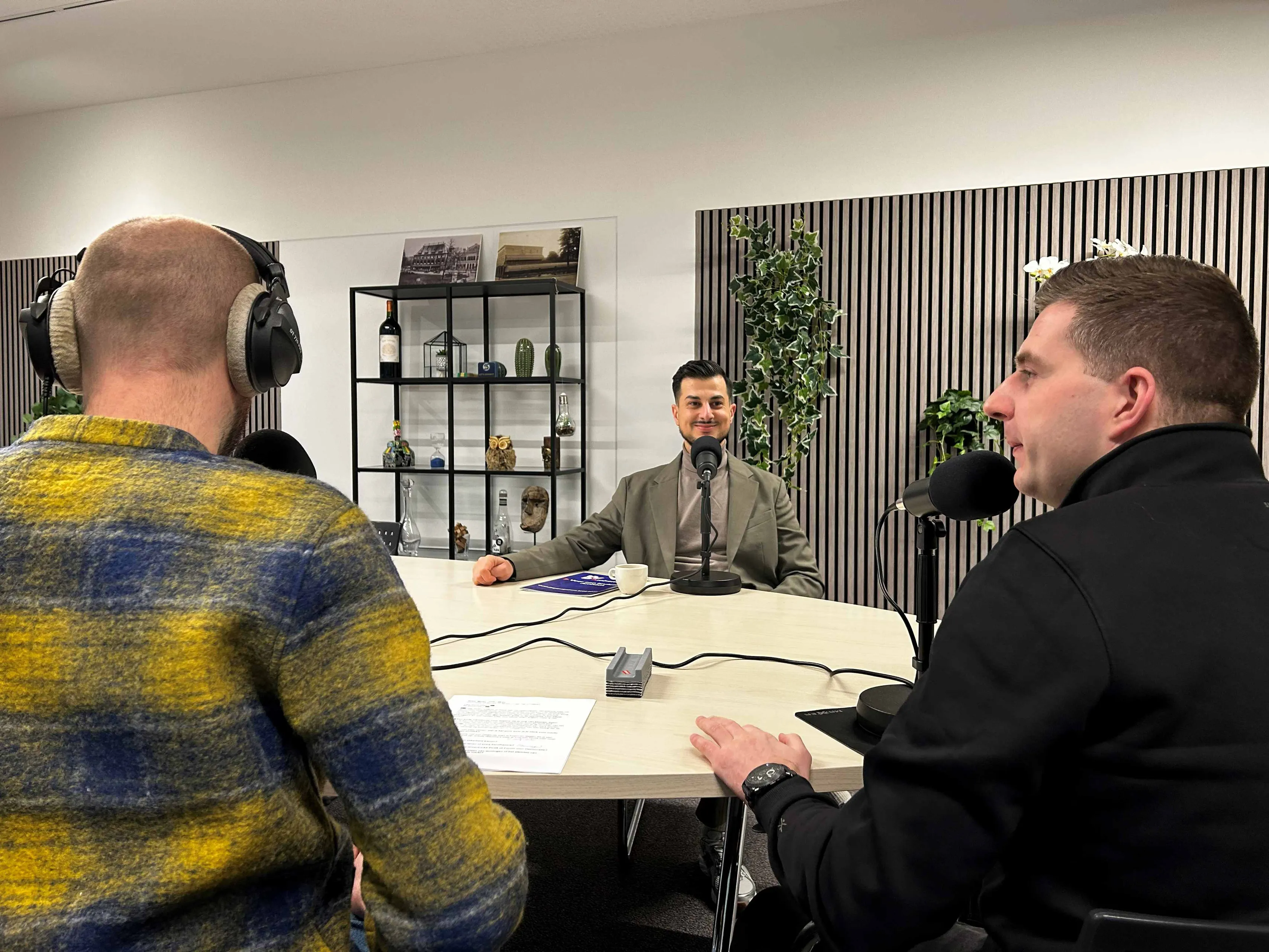 Arnhmese Stemmen.De Gelderlander.IMG_1416