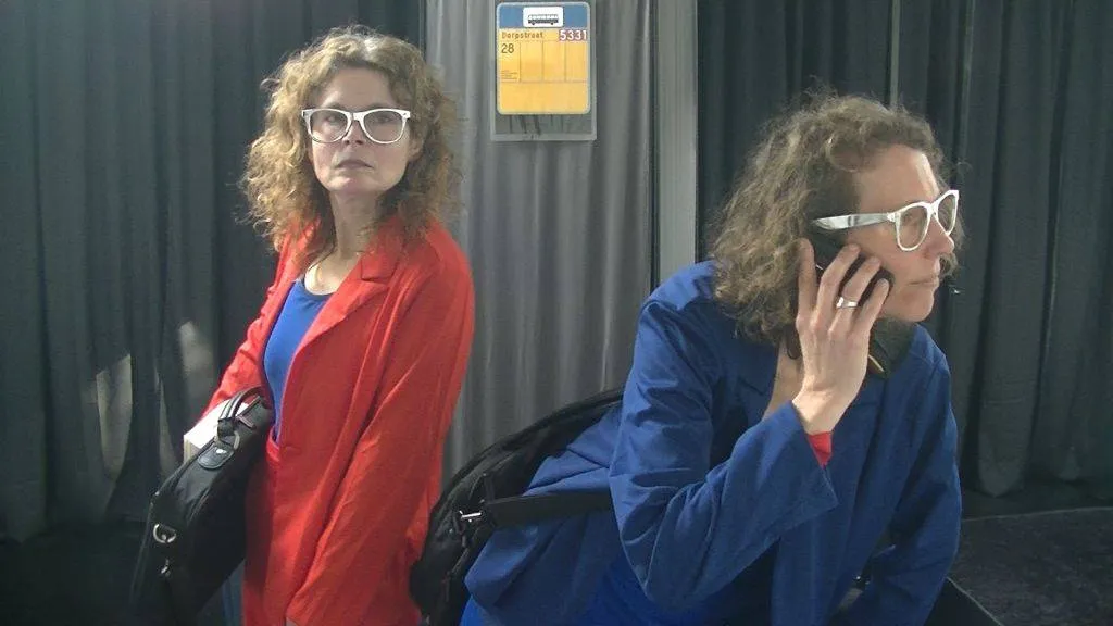 Suus-Anne - Over Onderduiken.Tjater