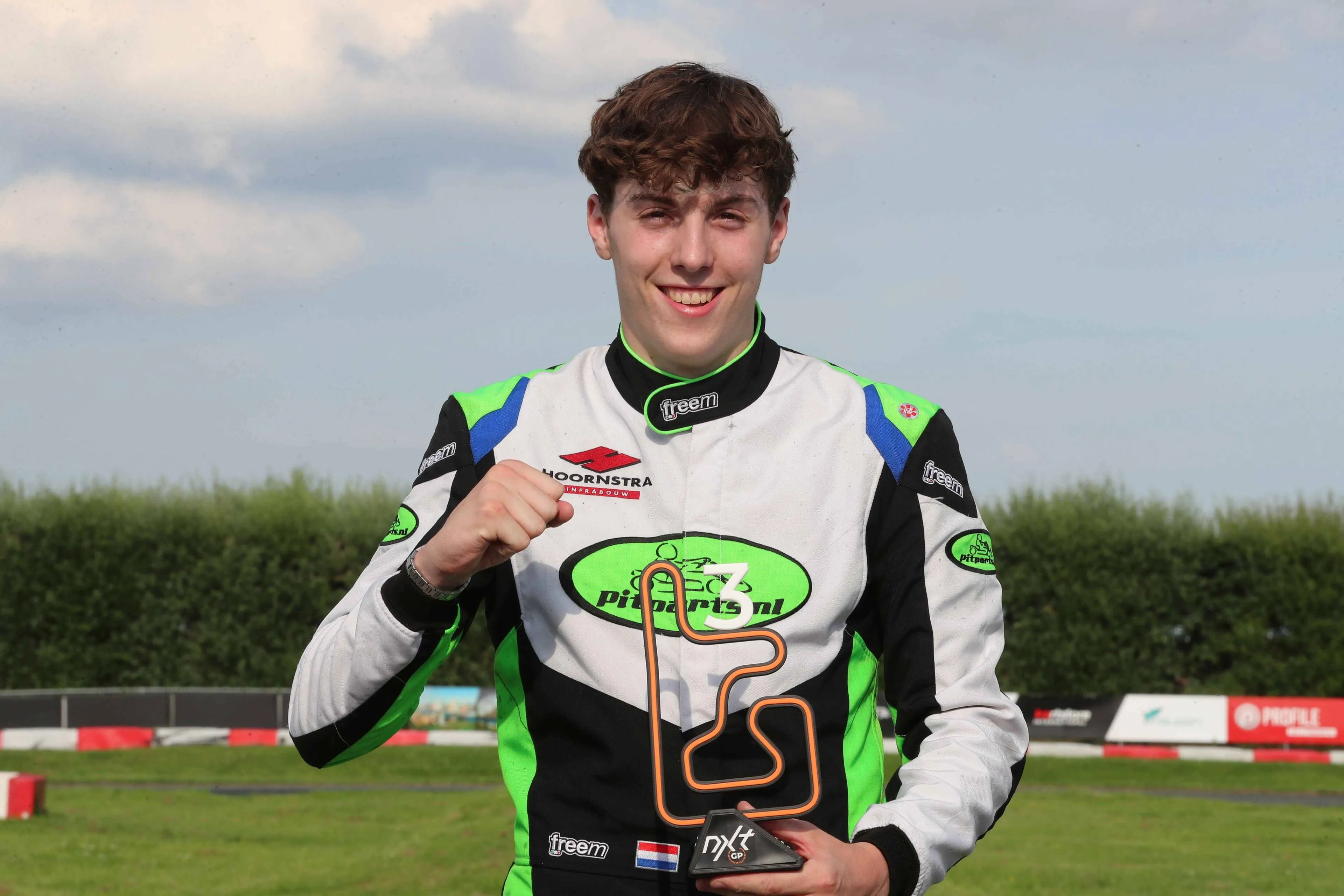 Karten.Racetalent_Luuk_Hoornstra_racet_naar_podium