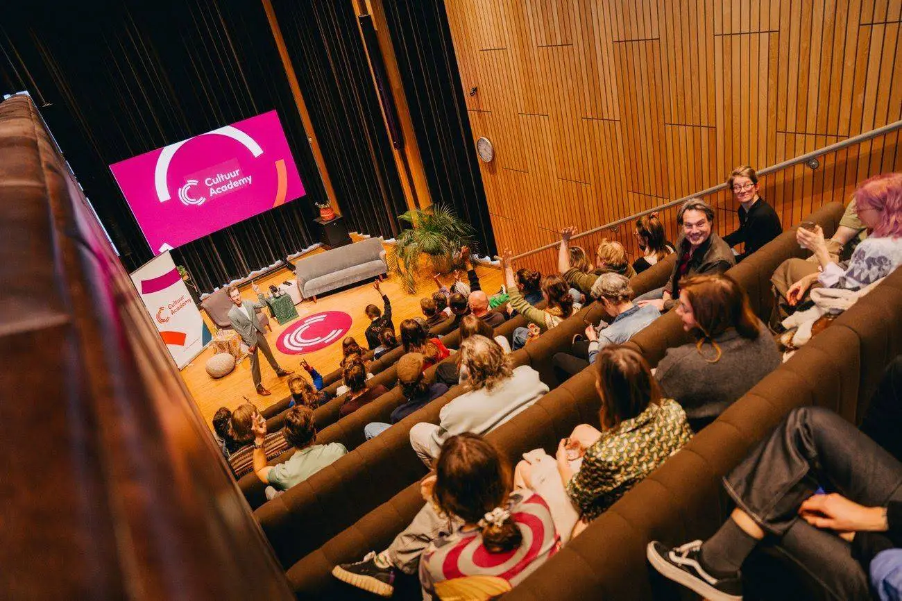 Culture Academy.Over de grens.8