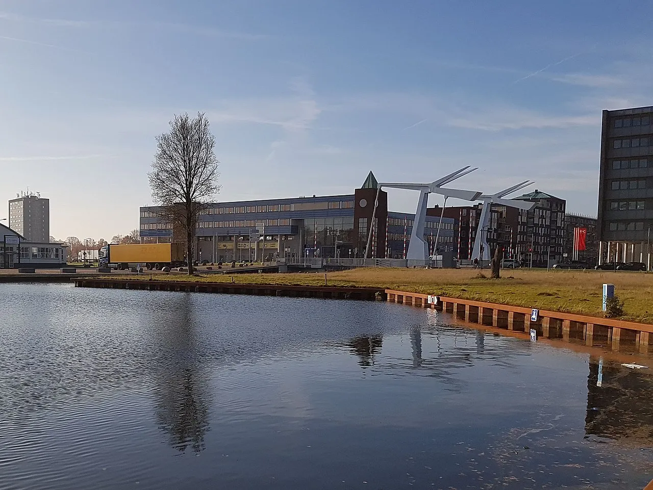 1280px blauwe klap cc by sa 40 wikipedia commons rob koster