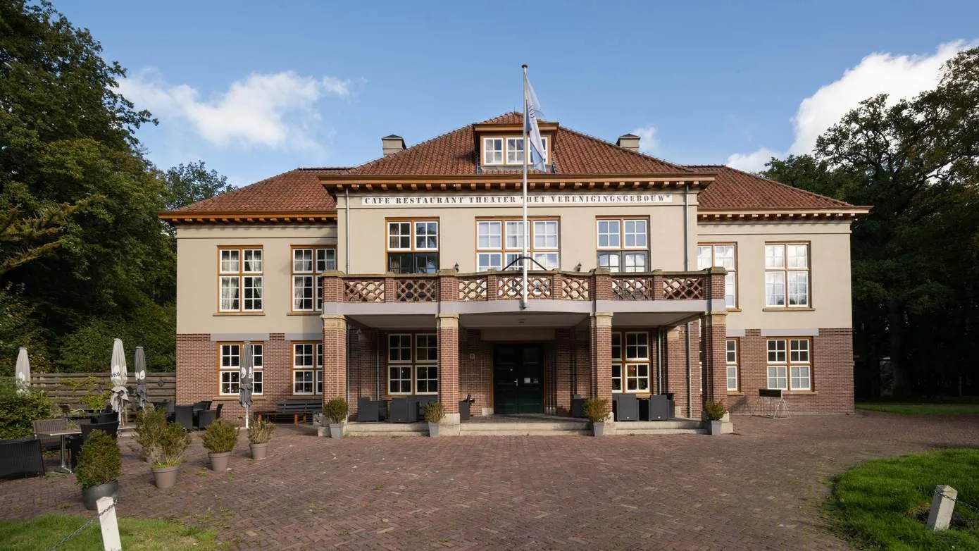 het verenigingsgebouw 2