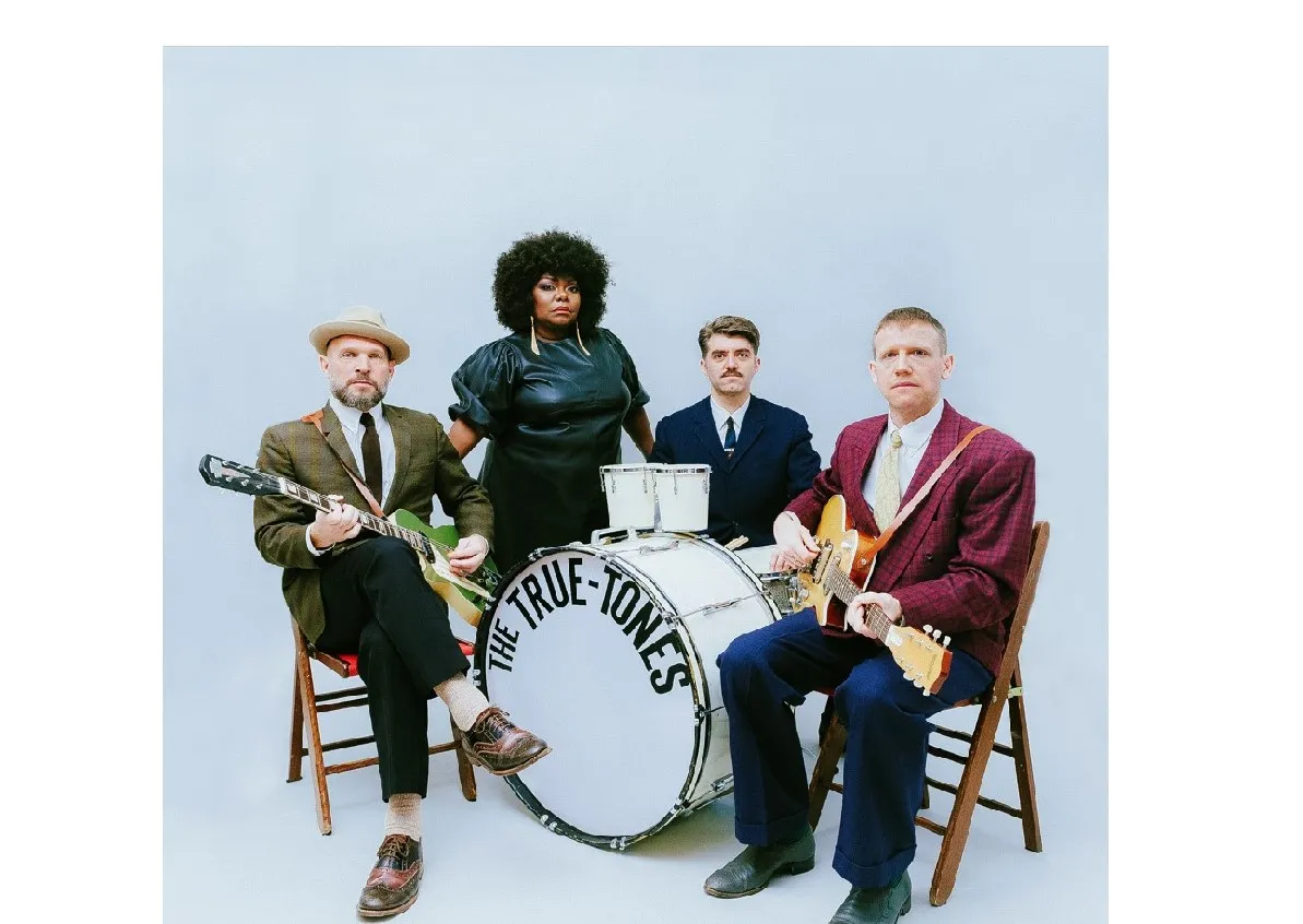 photo by jonathan hielkema true tones 0005 12 1 michelle david the true tones