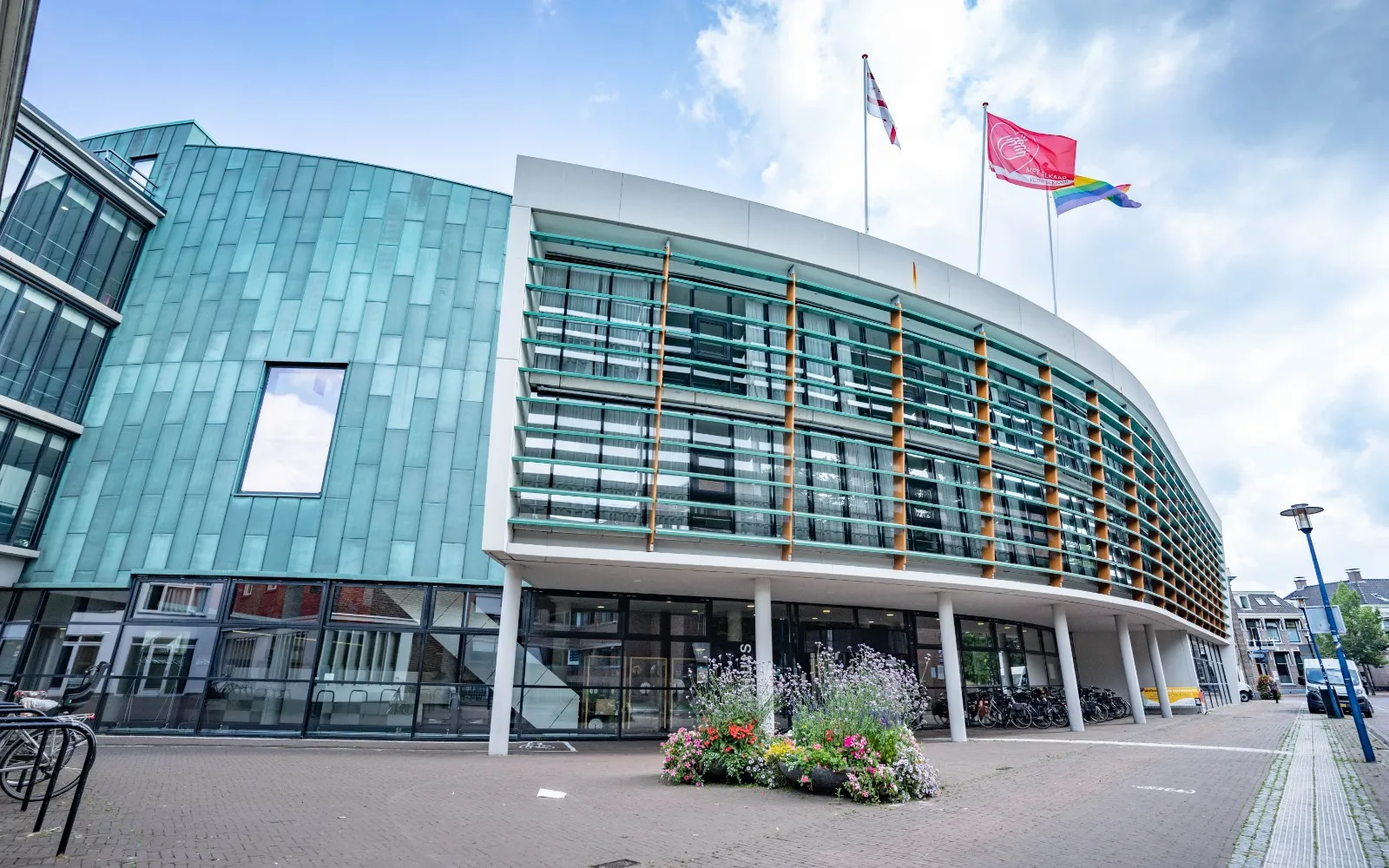 assen gemeentehuis eriksmit