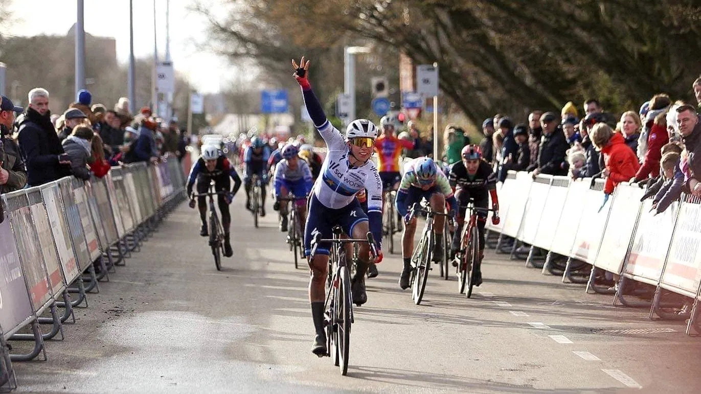 dr ronde lorena wiebes won vorig jaar nog in de straten van hoogeveen foto kim stellingwerf