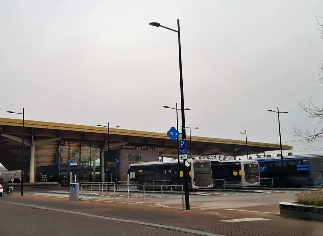 station met bussen