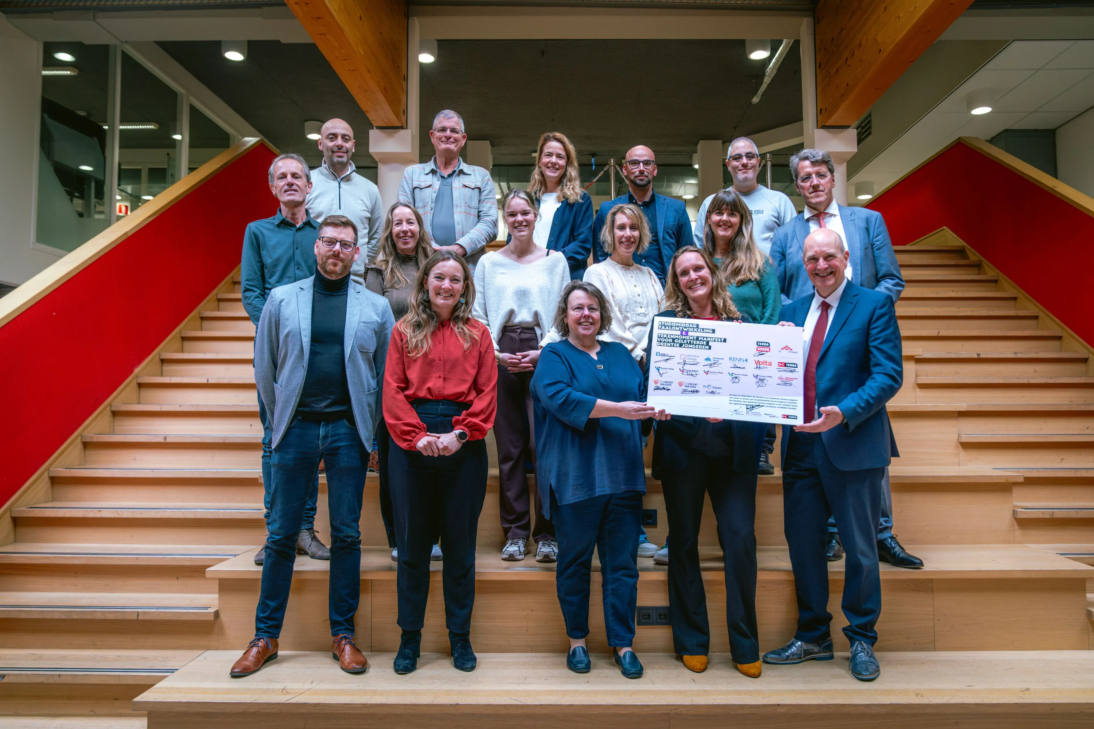 007 ondertekening manifest iris sijbom fotografie 2024 ir206845 verbeterd nr