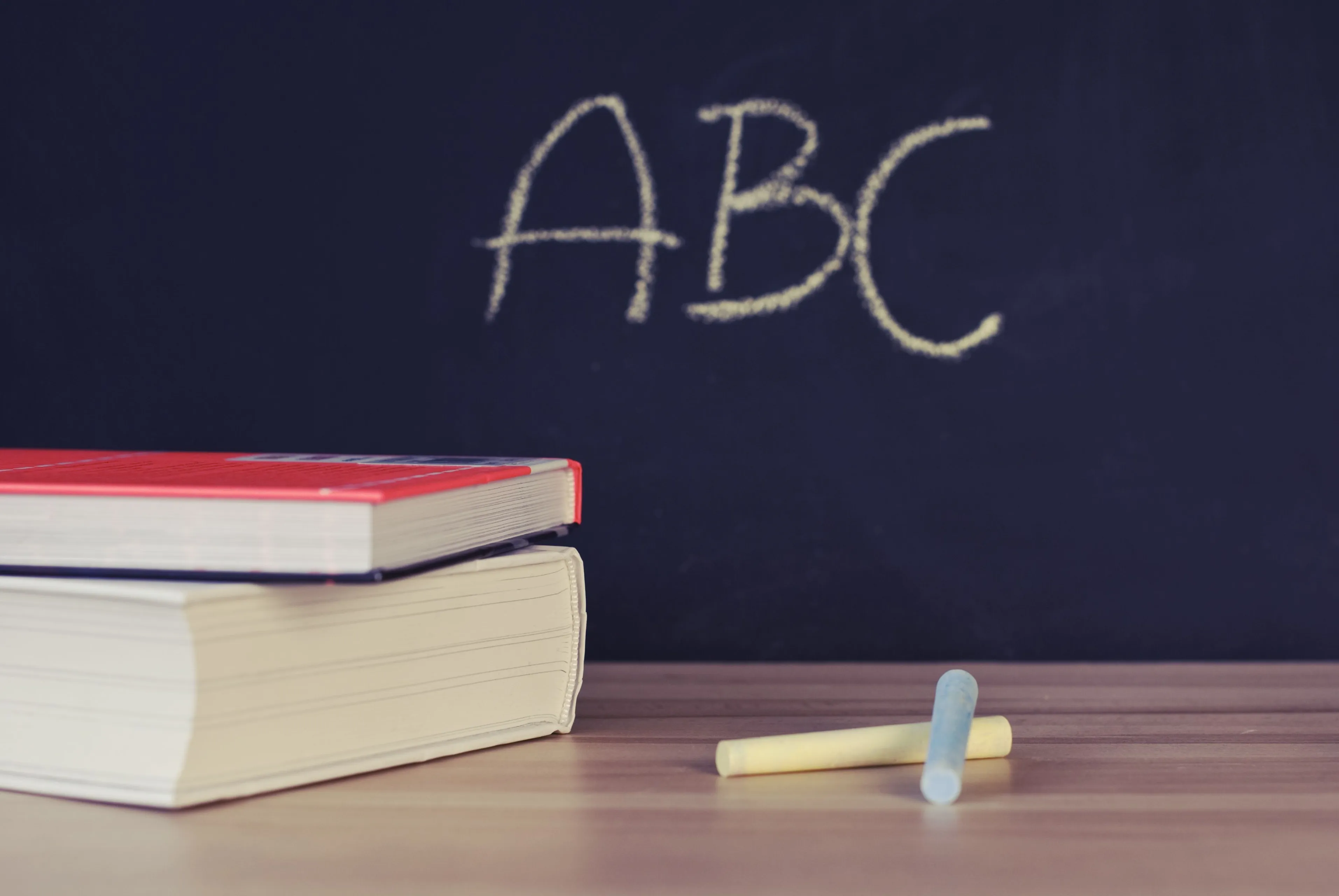 desk writing blackboard chalkboard brand art 1067919 pxherecom