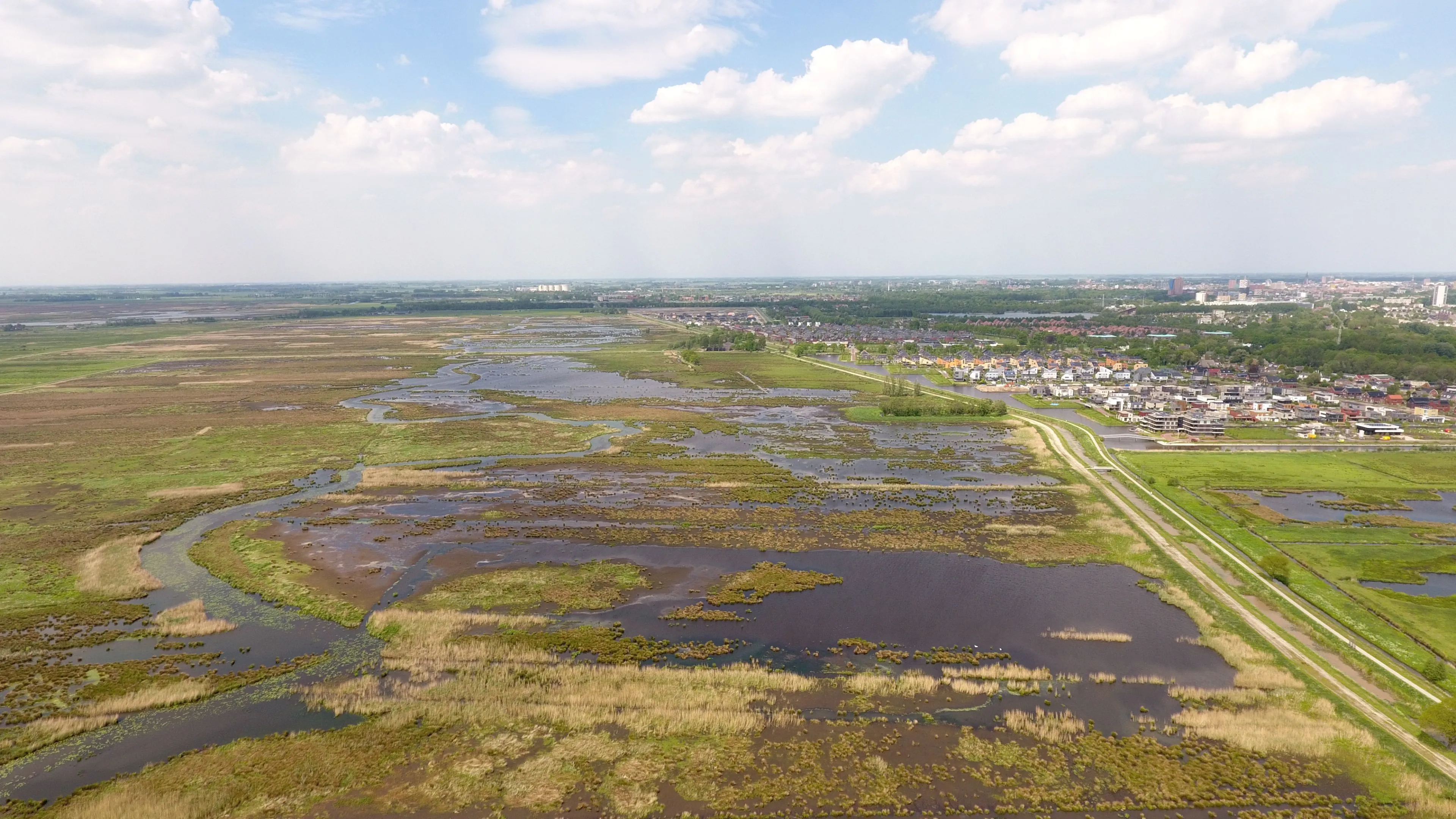 dronebeeld de onlanden waterschap noorderzijlvest