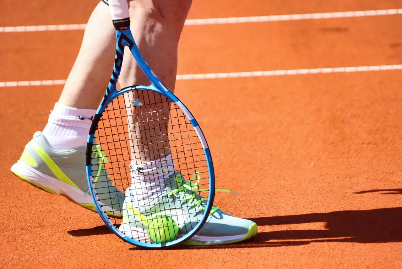 tennis ball 7137979 1280
