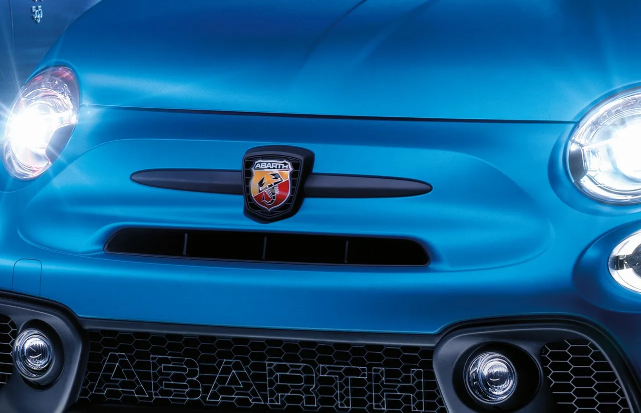 01 new abarth 595 competizione