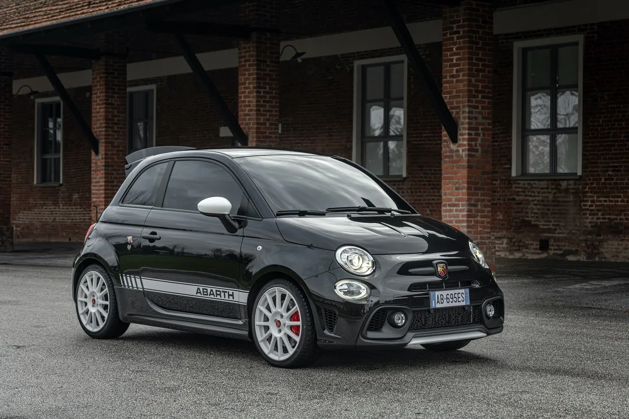 15 new abarth 695 esseesse