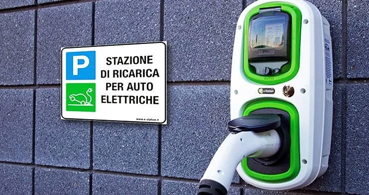 1676 stazione carica elettrica