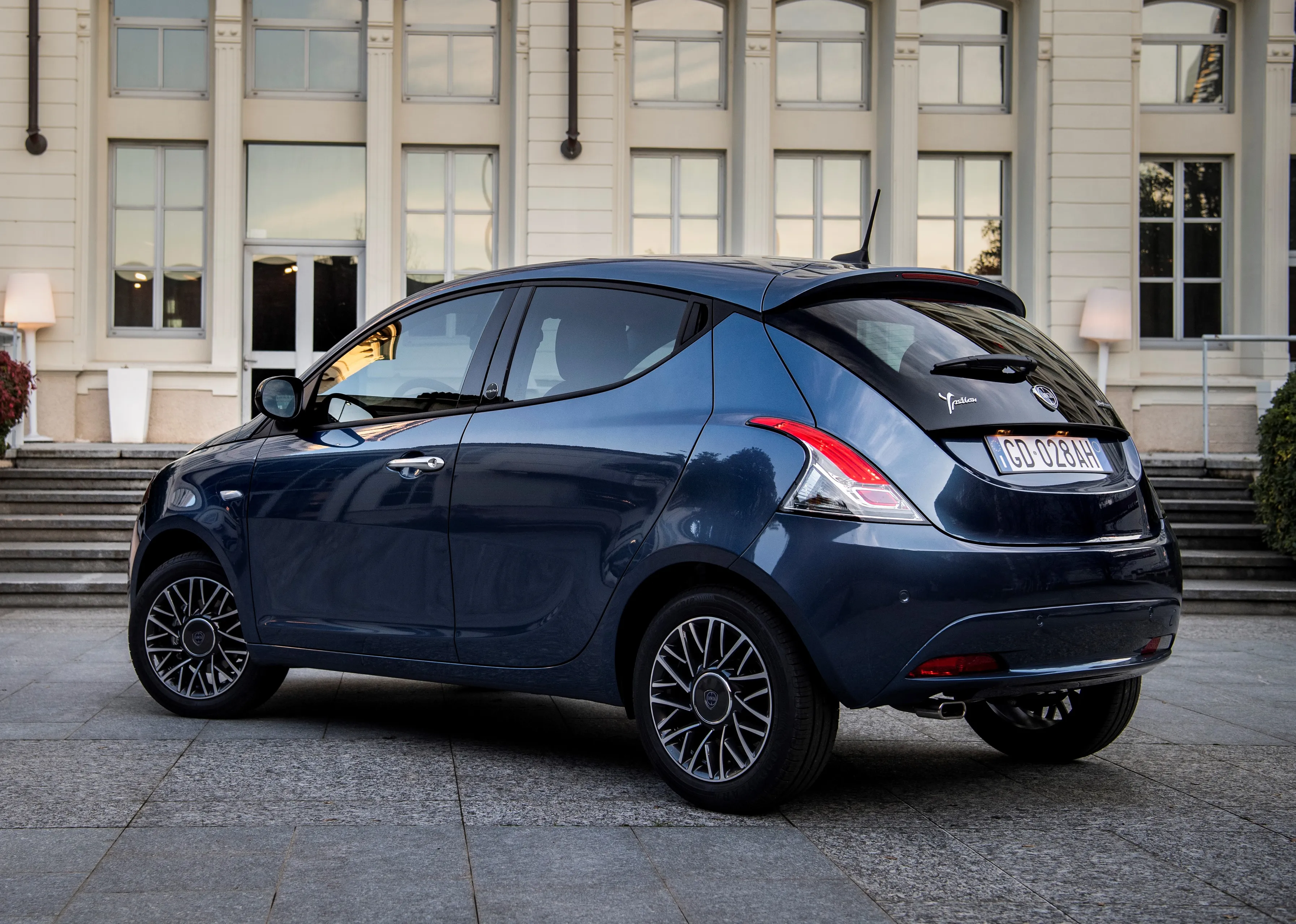 18 new ypsilon ecochic
